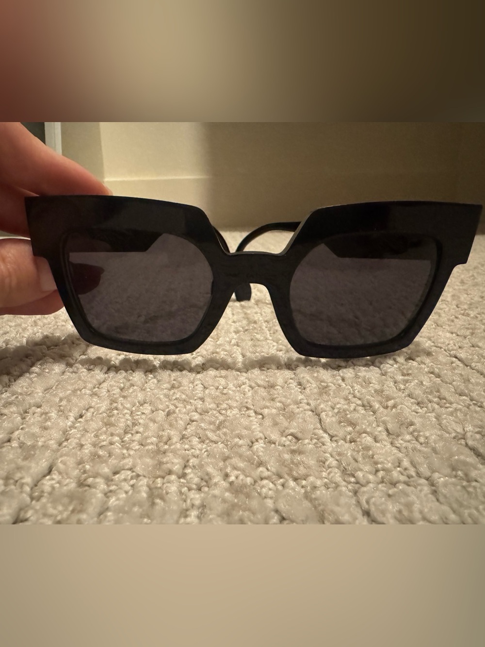 Women’s Oversized Cat-Eye Sunglasses - Black